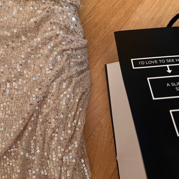 NWT MAC DUGGAL - ONE-SHOULDER RUCHED SEQUINED GOWN - NUDE SIZE 8 - Picture 5 of 6